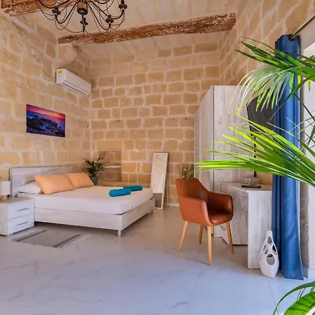 Fiftyfour West Boutique Living Acomodação com café da manhã Għarb Exterior foto