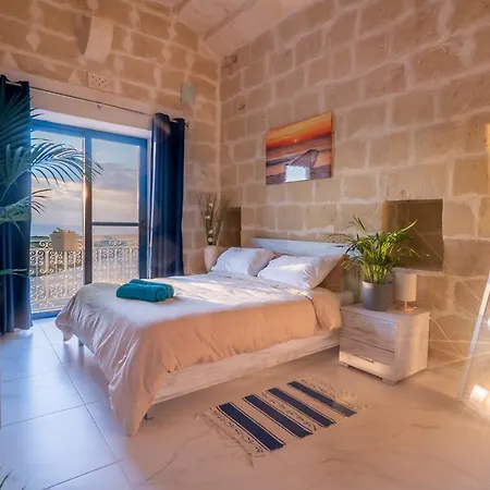 Fiftyfour West Boutique Living Acomodação com café da manhã Għarb Exterior foto