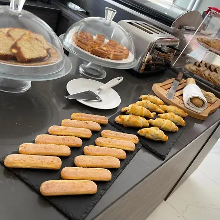 Fiftyfour West Boutique Living Acomodação com café da manhã Għarb Exterior foto
