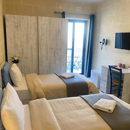 Fiftyfour West Boutique Living Acomodação com café da manhã Għarb Exterior foto