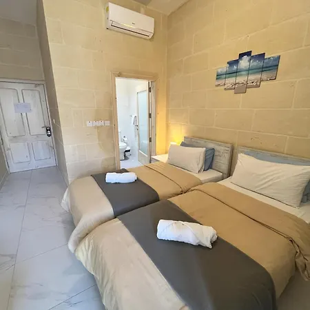 Fiftyfour West Boutique Living Acomodação com café da manhã Għarb Exterior foto