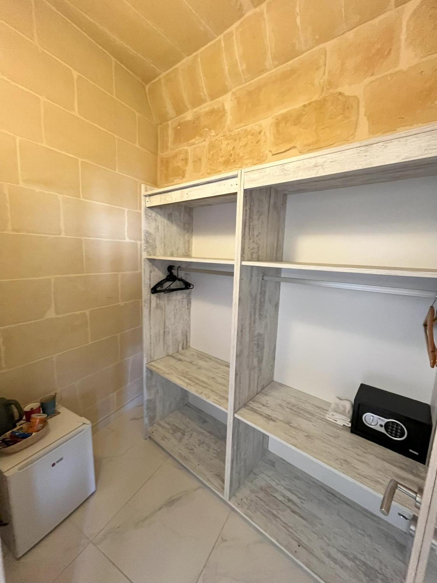 Fiftyfour West Boutique Living * Għarb