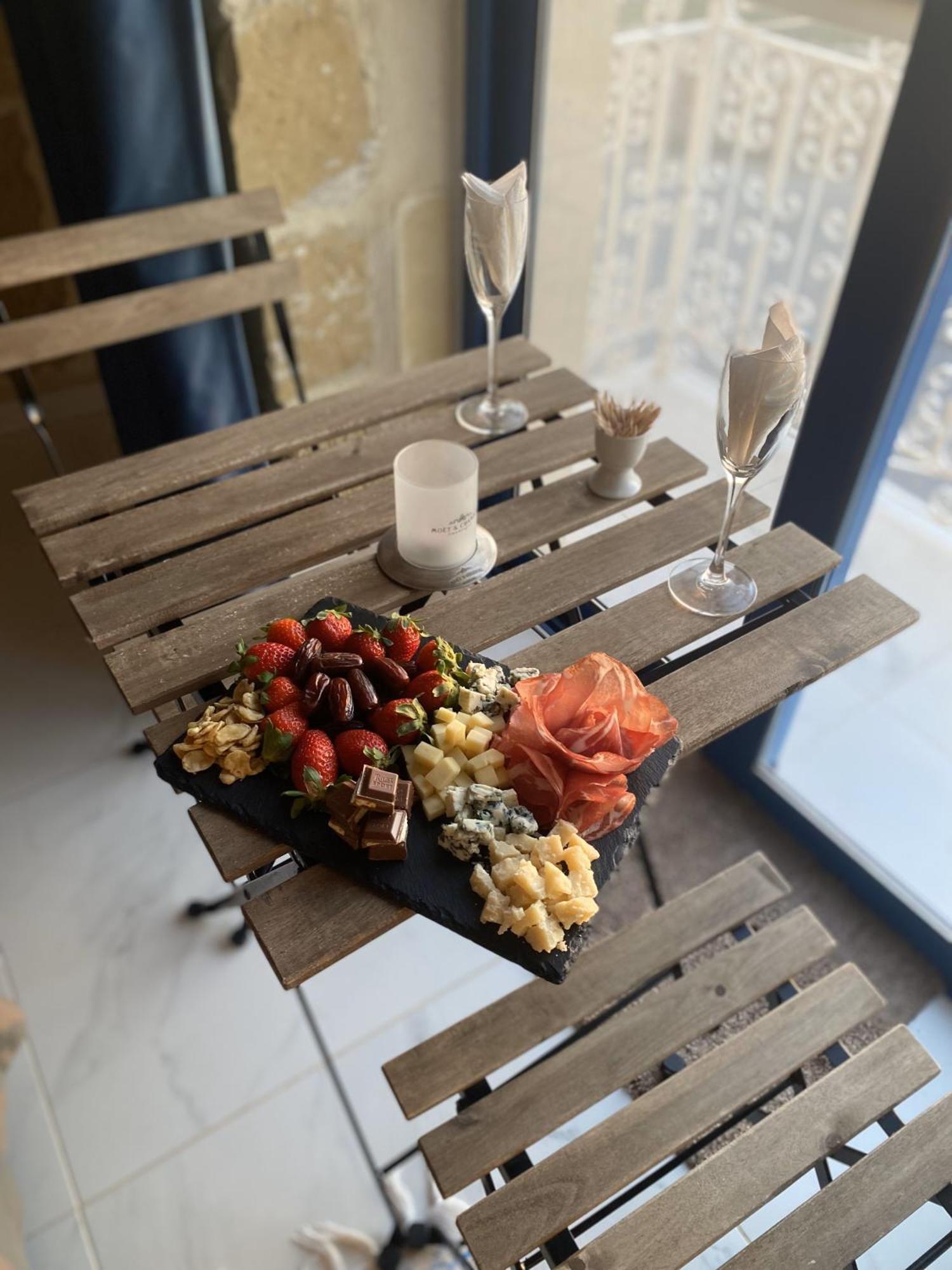 Fiftyfour West Boutique Living Frühstückspension Għarb