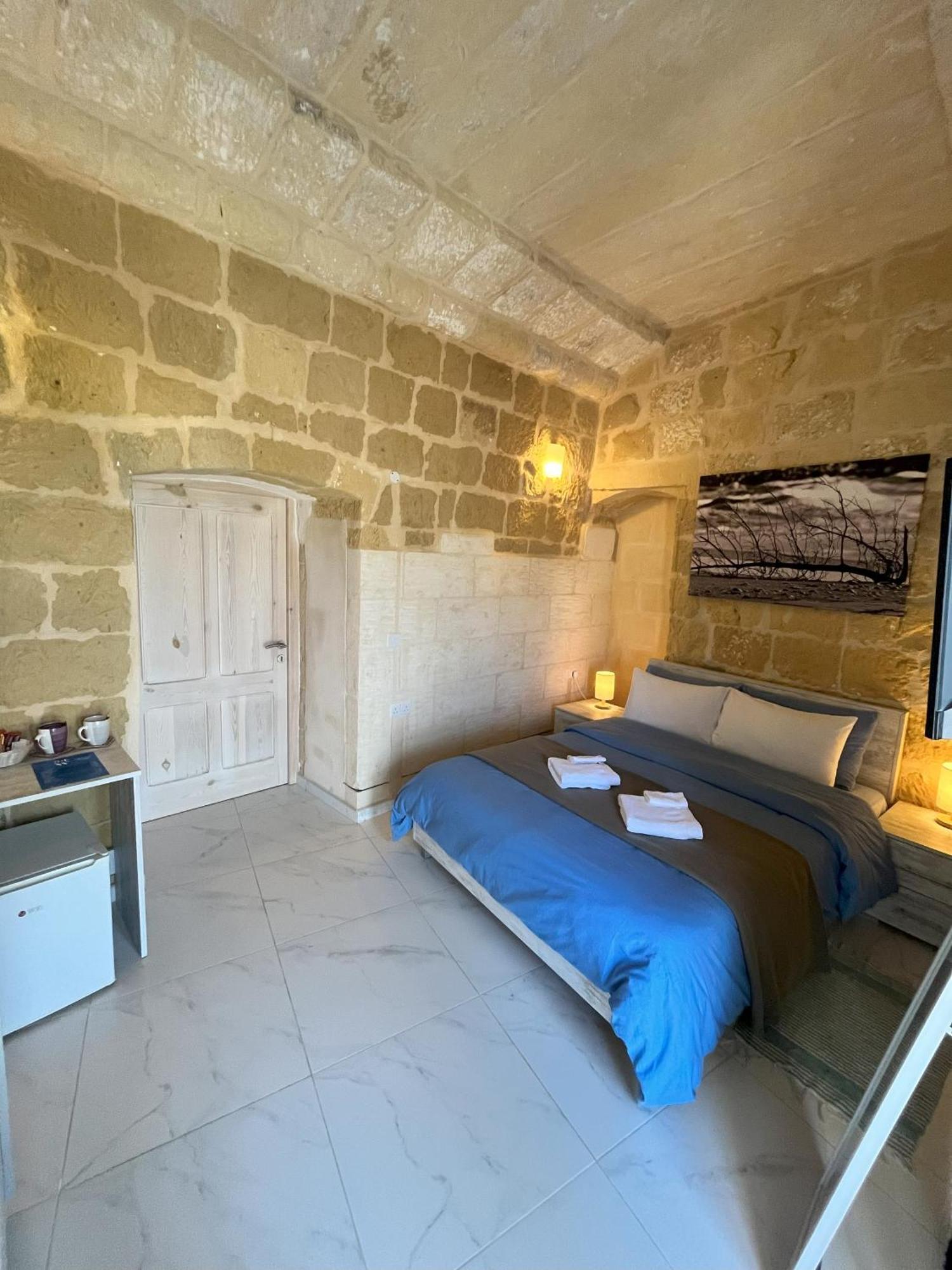 Fiftyfour West Boutique Living Għarb