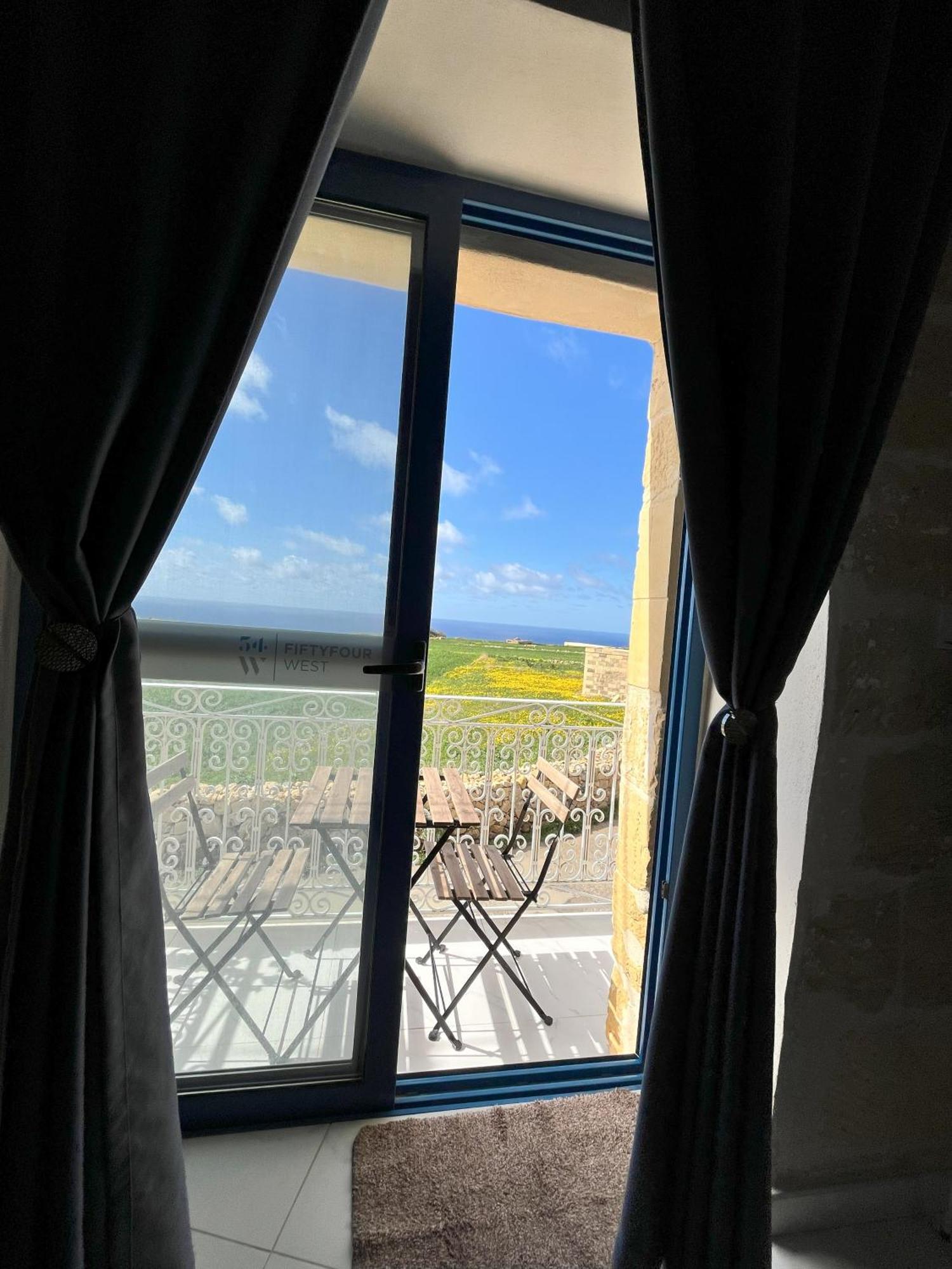 Fiftyfour West Boutique Living * Għarb