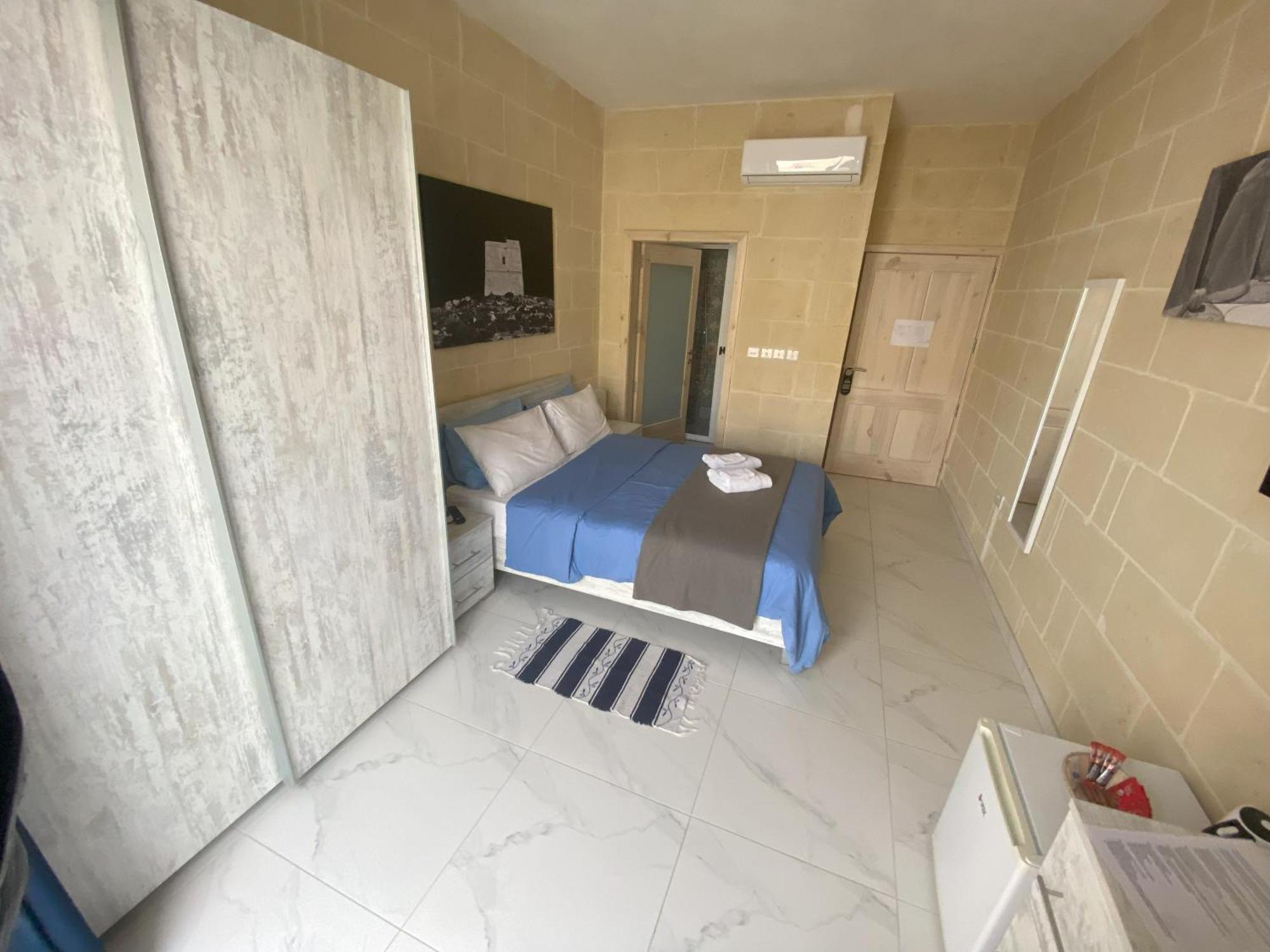 Fiftyfour West Boutique Living Frühstückspension Għarb