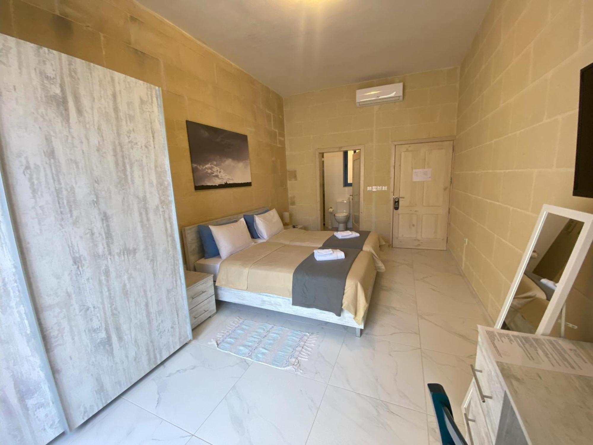 Fiftyfour West Boutique Living Għarb